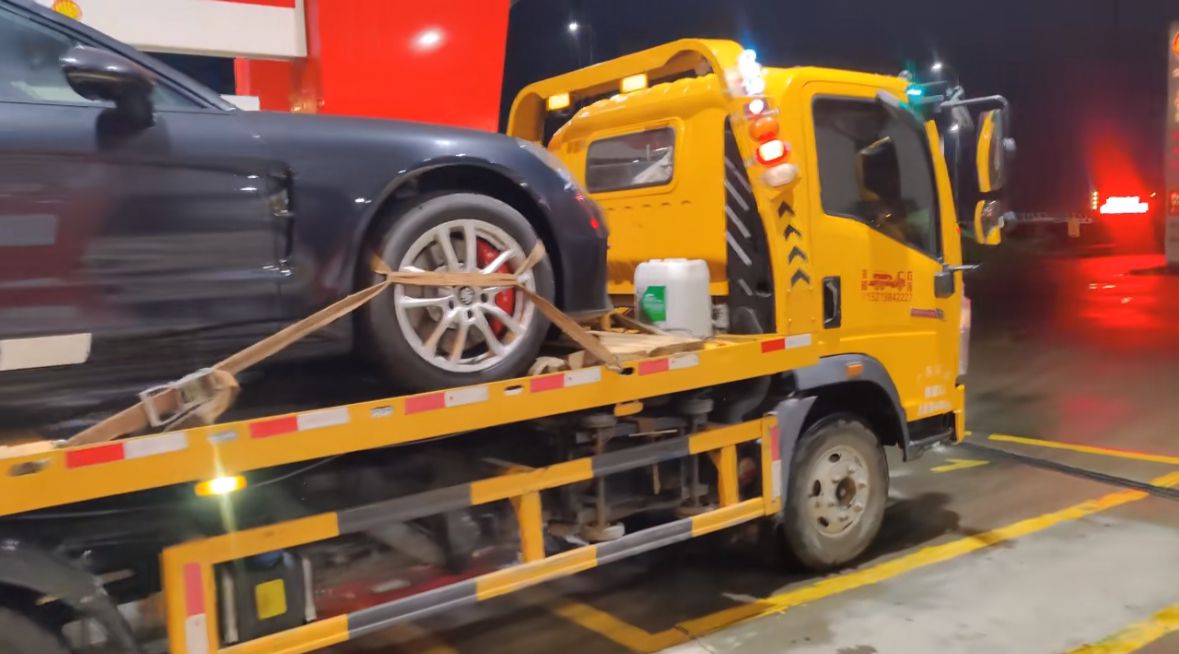 怒江行车途中遇到突发状况该如何呼叫道路救援？